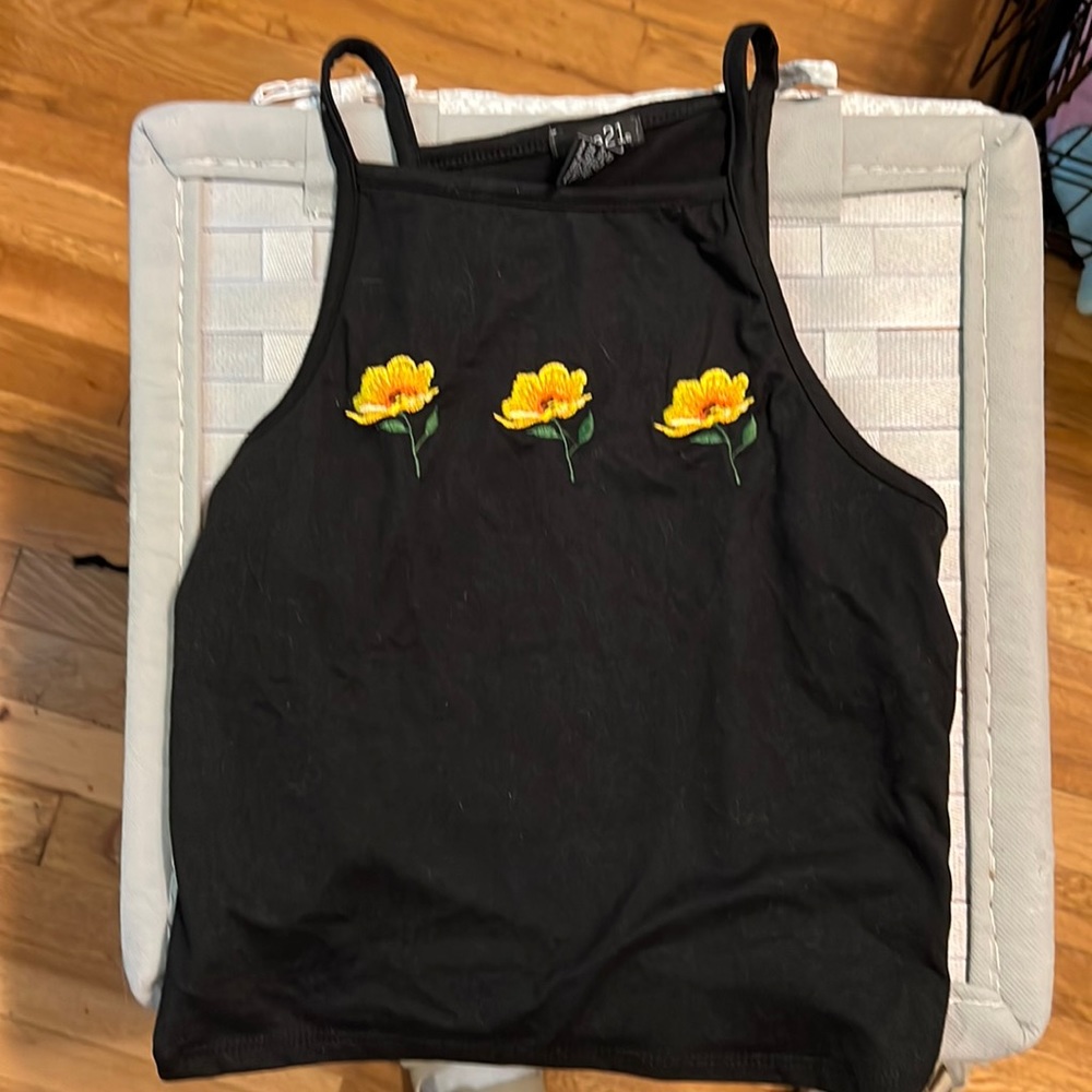 Black cropped flower top